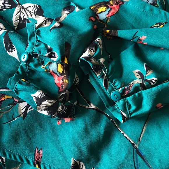 Harpa faux wrap blouse with bird print size Medium - Picture 7 of 7